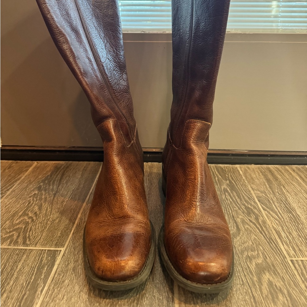 Elegant Brown Leather Heeled Boots